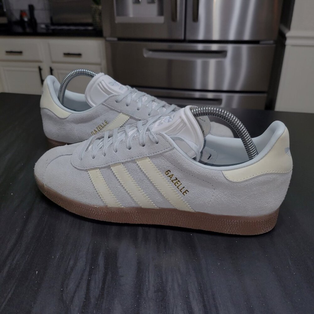 Adidas Gazelle Originals OG Blue Tint/ White Gum Sole CQ2178 - Picture 3 of 16